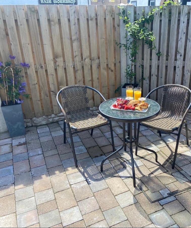 The Courtyard Apartment Брамптън Екстериор снимка
